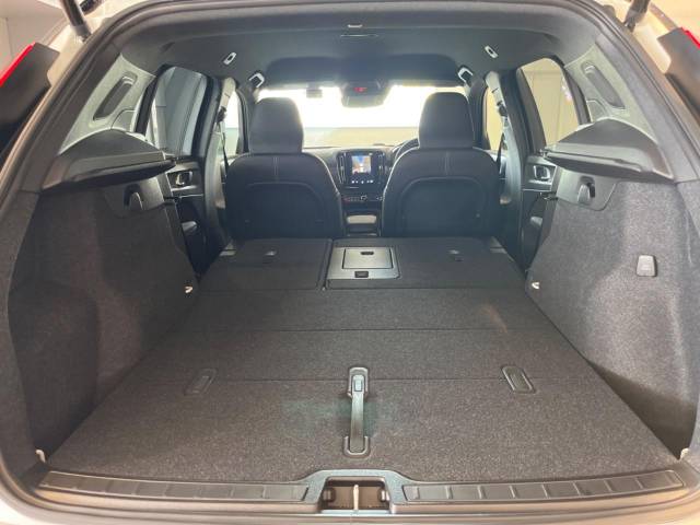 ボルボ ＸＣ４０ Ｂ４ ＡＷＤ Ｒデザイン 2.8万Km (福岡県)[977]の中古車詳細