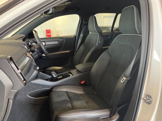 ボルボ ＸＣ４０ Ｂ４ ＡＷＤ Ｒデザイン 2.8万Km (福岡県)[977]の中古車詳細