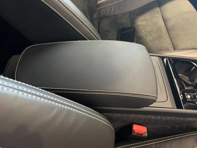 ボルボ ＸＣ４０ Ｂ４ ＡＷＤ Ｒデザイン 2.8万Km (福岡県)[977]の中古車詳細