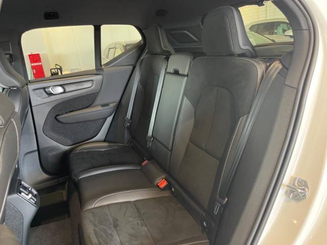 ボルボ ＸＣ４０ Ｂ４ ＡＷＤ Ｒデザイン 2.8万Km (福岡県)[977]の中古車詳細