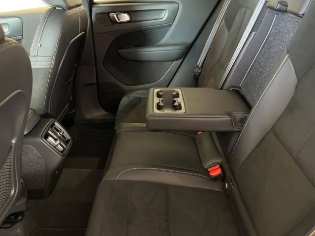 ボルボ ＸＣ４０ Ｂ４ ＡＷＤ Ｒデザイン 2.8万Km (福岡県)[977]の中古車詳細