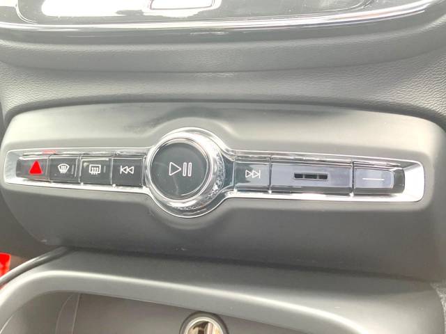 ボルボ Ｃ４０リチャージ リチャージ アルティメットツインモーター 0.5万Km (神奈川県)[552]の中古車詳細