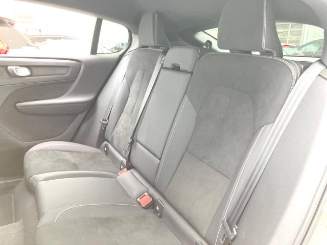 ボルボ Ｃ４０リチャージ リチャージ アルティメットツインモーター 0.5万Km (神奈川県)[552]の中古車詳細