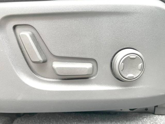 ボルボ Ｃ４０リチャージ リチャージ アルティメットツインモーター 0.5万Km (神奈川県)[552]の中古車詳細