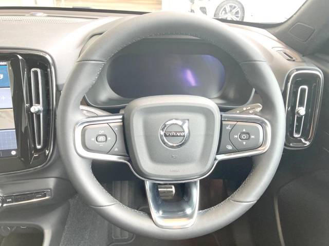 ボルボ Ｃ４０リチャージ リチャージ アルティメットツインモーター 0.5万Km (神奈川県)[552]の中古車詳細