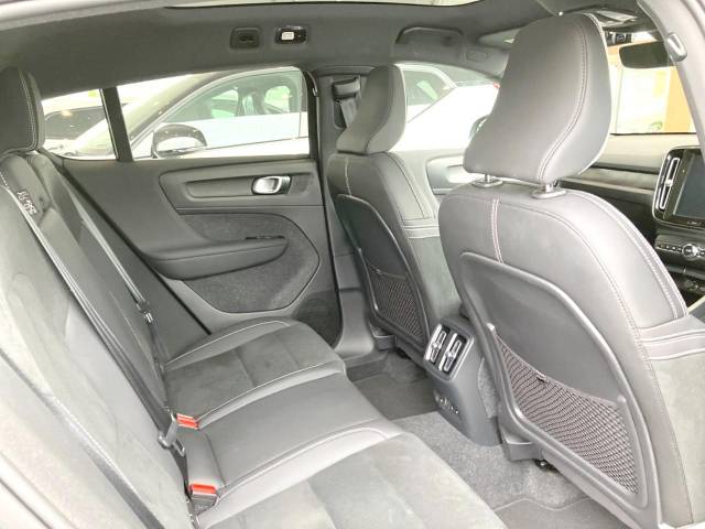 ボルボ Ｃ４０リチャージ リチャージ アルティメットツインモーター 0.5万Km (神奈川県)[552]の中古車詳細