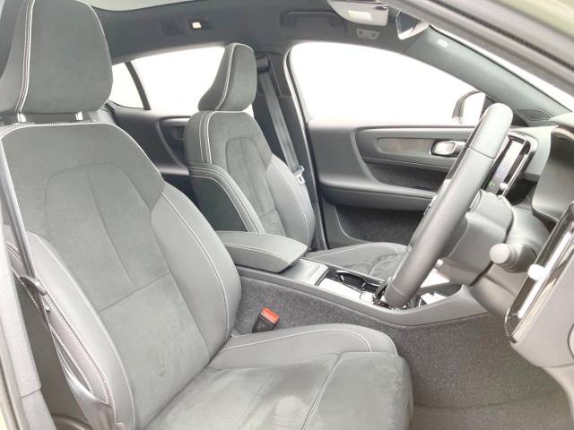 ボルボ Ｃ４０リチャージ リチャージ アルティメットツインモーター 0.5万Km (神奈川県)[552]の中古車詳細