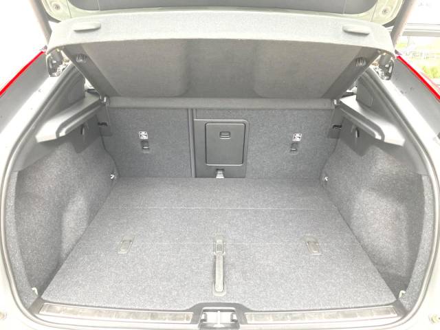 ボルボ Ｃ４０リチャージ リチャージ アルティメットツインモーター 0.5万Km (神奈川県)[552]の中古車詳細