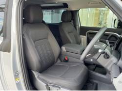 ディフェンダー ９０ベースグレード Ｐ３００ コイルサスペンション装着車の中古車画像