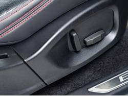 Ｅペイス チェッカーフラッグエディション １８０ＰＳの中古車画像