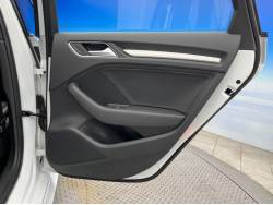 Ｓ３セダン ベースグレードの中古車画像