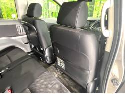 アイシス プラタナの中古車画像