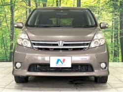 アイシス プラタナの中古車画像