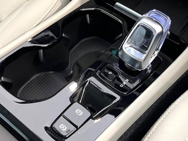 ボルボ ＸＣ４０ アルティメット Ｂ４ ＡＷＤ 0.7万Km (福岡県)[645]の中古車詳細