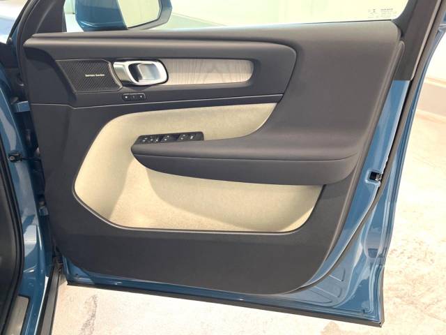 ボルボ ＸＣ４０ アルティメット Ｂ４ ＡＷＤ 0.7万Km (福岡県)[645]の中古車詳細