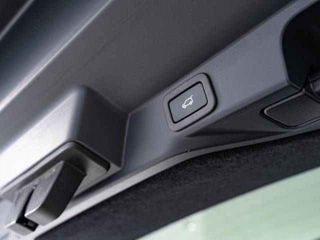 ランドローバー レンジローバースポーツ ＨＳＥ ３００ＰＳ 3.4万Km 699.9万円(静岡県)[717]の中古車詳細