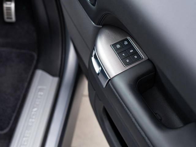 ランドローバー レンジローバースポーツ ＨＳＥ ３００ＰＳ 3.4万Km 699.9万円(静岡県)[717]の中古車詳細