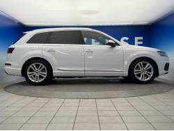 Ｑ７ ２．０ＴＦＳＩクワトロアダプティブエアサスペンション仕様の中古車画像