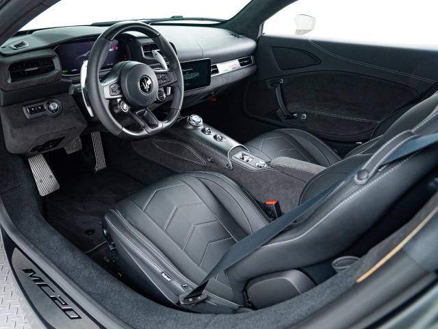 マセラティ ＭＣ２０ ベースグレード 0.2万Km 2,898.7万円(東京都)[130]の中古車詳細