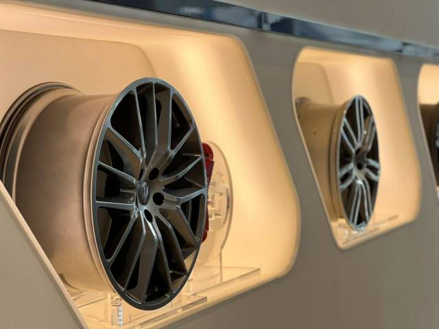 マセラティ ＭＣ２０ ベースグレード 0.2万Km 2,898.7万円(東京都)[130]の中古車詳細