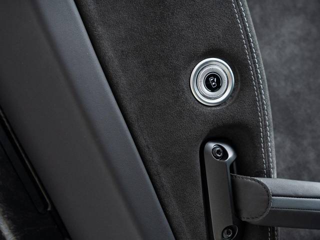 マセラティ ＭＣ２０ ベースグレード 0.2万Km 2,898.7万円(東京都)[130]の中古車詳細