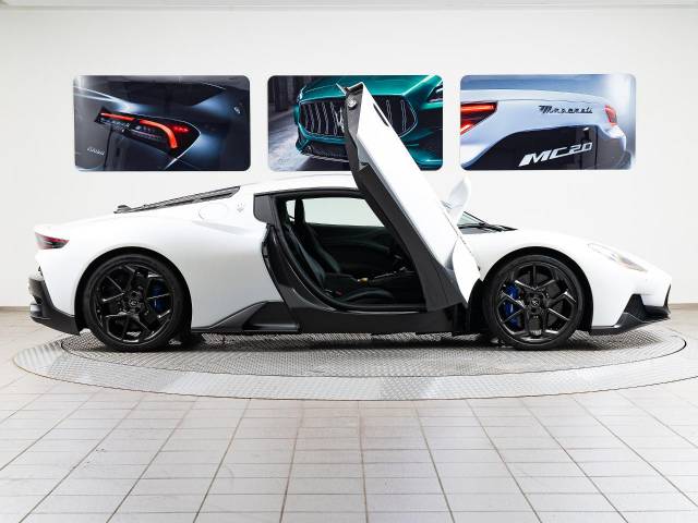 マセラティ ＭＣ２０ ベースグレード 0.2万Km 2,898.7万円(東京都)[130]の中古車詳細