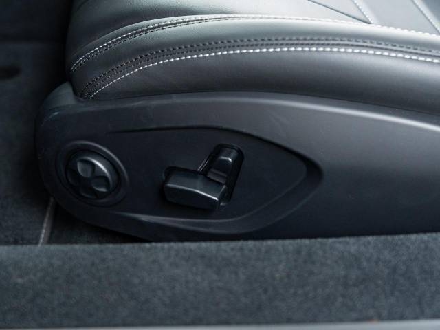 マセラティ ＭＣ２０ ベースグレード 0.2万Km 2,898.7万円(東京都)[130]の中古車詳細