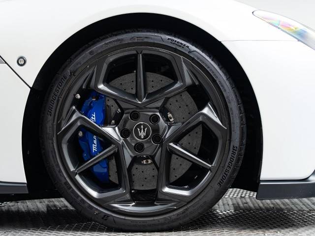 マセラティ ＭＣ２０ ベースグレード 0.2万Km 2,898.7万円(東京都)[130]の中古車詳細