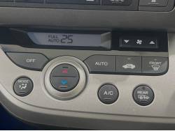 ストリーム ＲＳＺ ＨＤＤナビパッケージの中古車画像