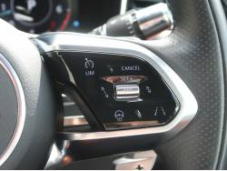 Ｆペイス ローンチエディションの中古車画像