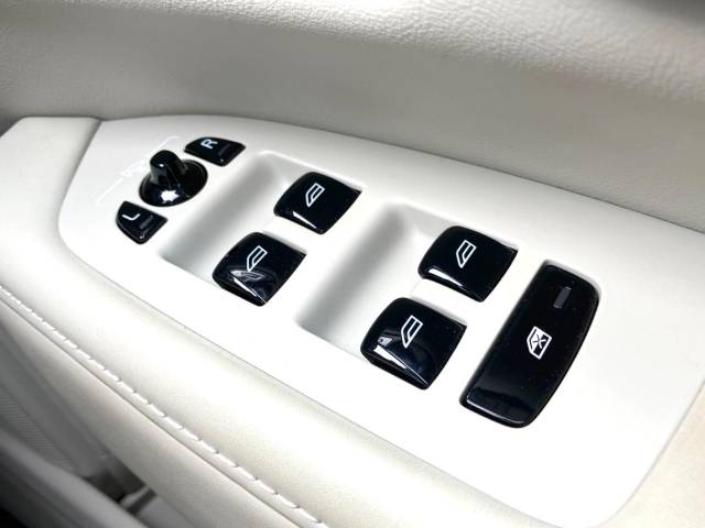 ボルボ Ｖ９０ Ｔ６ ＡＷＤ インスクリプション 4.2万Km (神奈川県)[351]の中古車詳細