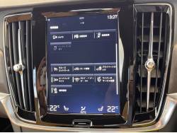 Ｖ９０ クロスカントリー Ｄ４ ＡＷＤ モメンタムの中古車画像