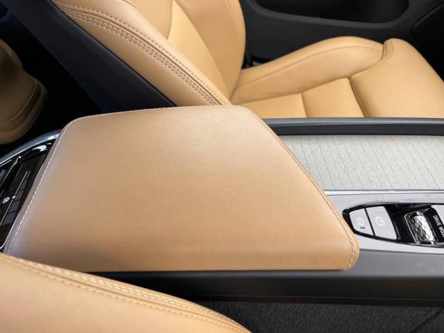 ボルボ Ｖ６０ Ｔ５ インスクリプション 1.6万Km (大阪府)[136]の中古車詳細