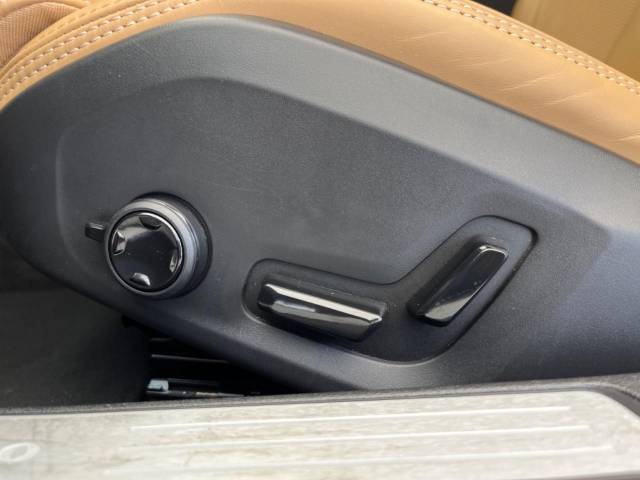 ボルボ Ｖ６０ Ｔ５ インスクリプション 1.6万Km (大阪府)[136]の中古車詳細