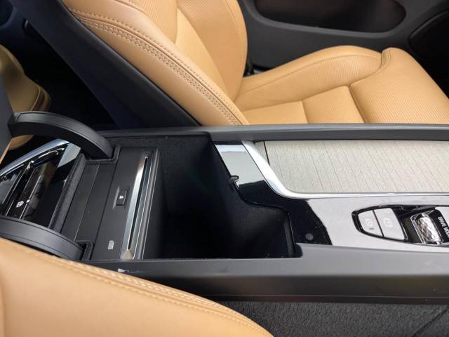 ボルボ Ｖ６０ Ｔ５ インスクリプション 1.6万Km (大阪府)[136]の中古車詳細
