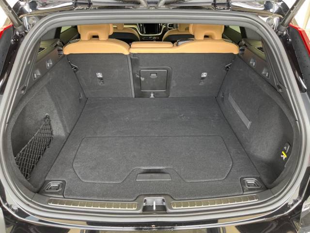 ボルボ Ｖ６０ Ｔ５ インスクリプション 1.6万Km (大阪府)[136]の中古車詳細