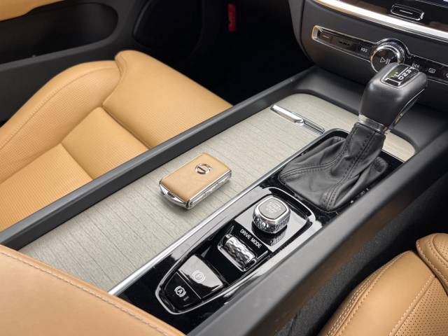 ボルボ Ｖ６０ Ｔ５ インスクリプション 1.6万Km (大阪府)[136]の中古車詳細