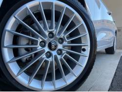 Ａ３セダン ３０ＴＦＳＩアドバンスドの中古車画像