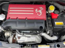 アバルト６９５ エディツィオーネマセラティ ベースグレードの中古車画像