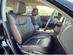 フーガハイブリッド ＶＩＰの中古車画像