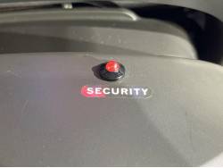 キューブ １５Ｘ ＦＯＵＲの中古車画像