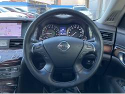 シーマ ハイブリッド ＶＩＰの中古車画像