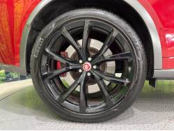 Ｆペイス ＳＶＲの中古車画像