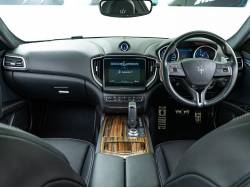 ギブリ グランルッソの中古車画像