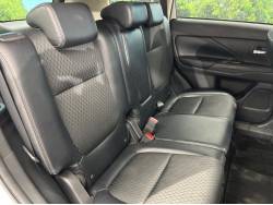 アウトランダーＰＨＥＶ Ｇの中古車画像