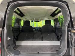 ディフェンダー ９０ベースグレード Ｐ３００ コイルサスペンション装着車の中古車画像