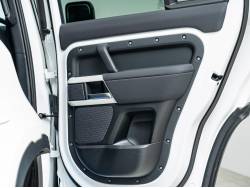 ディフェンダー １１０ＳＥ Ｐ３００ コイルサスペンション装着車の中古車画像