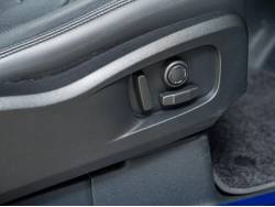 ディフェンダー １１０ＳＥ Ｐ３００ コイルサスペンション装着車の中古車画像