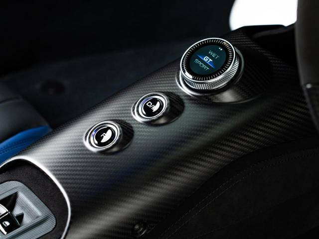 マセラティ ＭＣ２０ ベースグレード 0.2万Km 2,703.6万円(東京都)[122]の中古車詳細