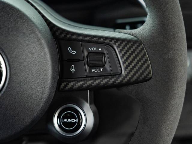 マセラティ ＭＣ２０ ベースグレード 0.2万Km 2,703.6万円(東京都)[122]の中古車詳細